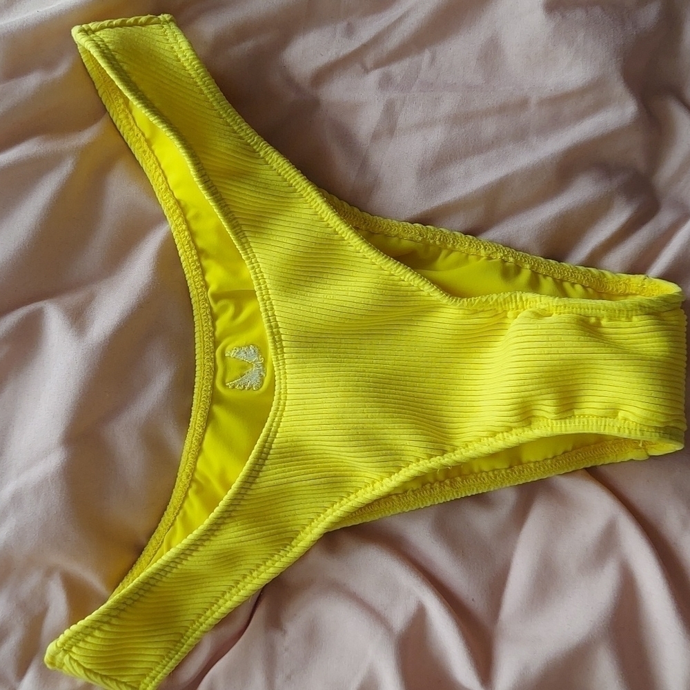 Minimale Animale Ribbed Breif Bikini Bottom - Picture 8 of 10